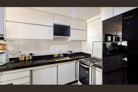 Apartamento à venda com 96m², 3 quartos e 2 vagas Apartamento à venda com 96m², 3 quartos e 2 vagasCozinha