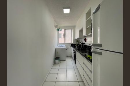 Apartamento para alugar com 44m², 2 quartos e 1 vaga Apartamento para alugar com 44m², 2 quartos e 1 vagaCozinha e Área de Serviço