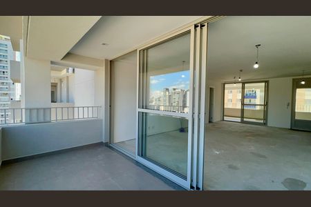 Apartamento à venda com 126m², 3 quartos e 2 vagas Apartamento à venda com 126m², 3 quartos e 2 vagasVaranda da Sala