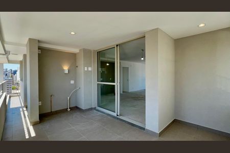 Apartamento à venda com 126m², 3 quartos e 2 vagas Apartamento à venda com 126m², 3 quartos e 2 vagasVaranda da Sala