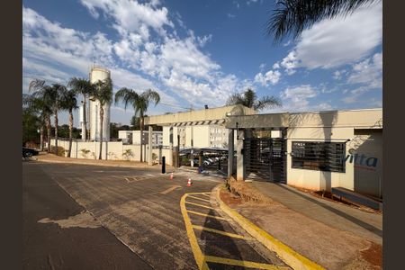 Apartamento para alugar com 45m², 2 quartos e 1 vaga Apartamento para alugar com 45m², 2 quartos e 1 vagaFachada