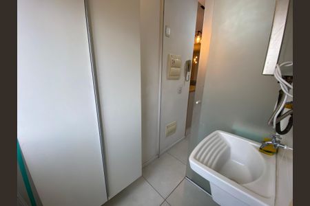 Apartamento à venda com 60m², 2 quartos e 1 vagaÁrea de Serviço