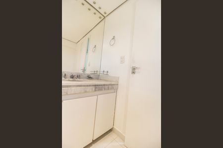 Apartamento para alugar com 150m², 2 quartos e 1 vaga Apartamento para alugar com 150m², 2 quartos e 1 vagaBanheiro da Suíte