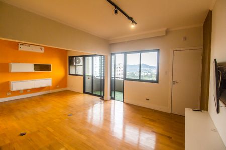 Sala de apartamento para alugar com 2 quartos, 150m² em Alphaville, Barueri