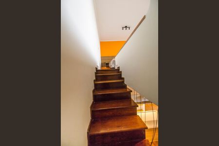 Apartamento para alugar com 150m², 2 quartos e 1 vaga Apartamento para alugar com 150m², 2 quartos e 1 vagaEscada