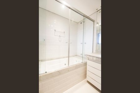 Apartamento para alugar com 150m², 2 quartos e 1 vaga Apartamento para alugar com 150m², 2 quartos e 1 vagaBanheiro da Suíte