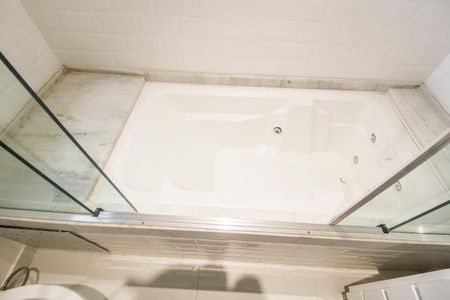 Apartamento para alugar com 150m², 2 quartos e 1 vaga Apartamento para alugar com 150m², 2 quartos e 1 vagaBanheiro da Suíte