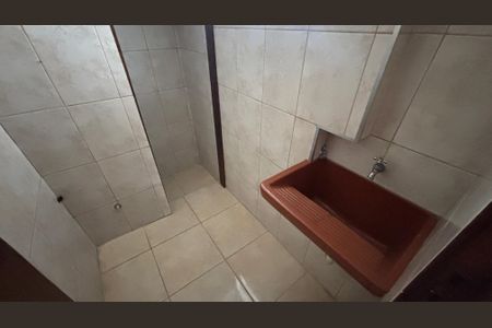 Casa à venda com 98m², 2 quartos e 2 vagasBanheiro de Serviço