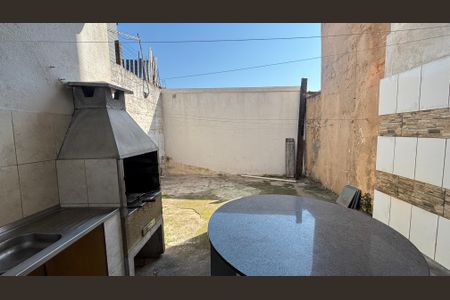 Casa à venda com 98m², 2 quartos e 2 vagasÁrea de Serviço