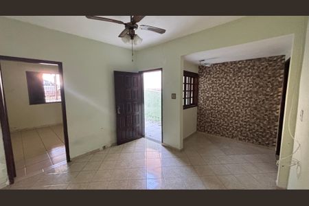 Casa à venda com 98m², 2 quartos e 2 vagasSala
