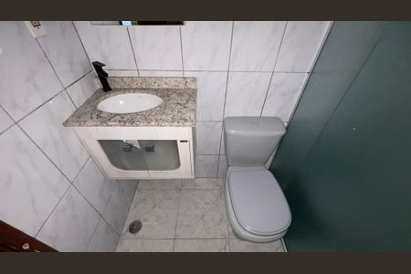 Casa à venda com 98m², 2 quartos e 2 vagasBanheiro Social