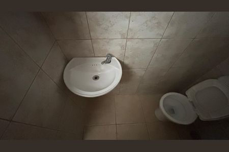 Casa à venda com 98m², 2 quartos e 2 vagasBanheiro de Serviço