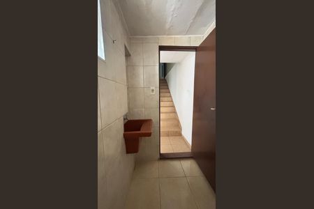 Casa à venda com 98m², 2 quartos e 2 vagasBanheiro de Serviço