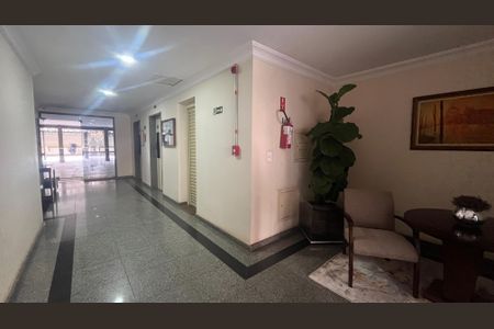 Apartamento para alugar com 70m², 2 quartos e 1 vagaHall de entrada