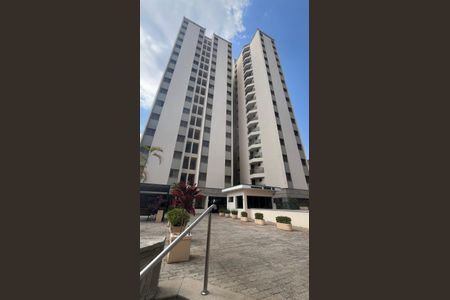 Apartamento para alugar com 70m², 2 quartos e 1 vagaFachada