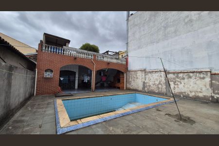 Casa à venda com 400m², 3 quartos e 8 vagas Casa à venda com 400m², 3 quartos e 8 vagasArea externa