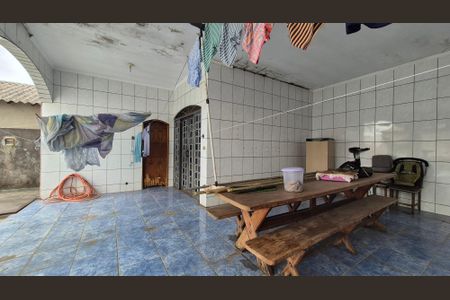 Casa à venda com 400m², 3 quartos e 8 vagas Casa à venda com 400m², 3 quartos e 8 vagasArea externa