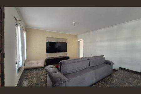 Casa à venda com 400m², 3 quartos e 8 vagas Casa à venda com 400m², 3 quartos e 8 vagasSala