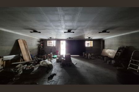 Casa à venda com 400m², 3 quartos e 8 vagas Casa à venda com 400m², 3 quartos e 8 vagasGaragem