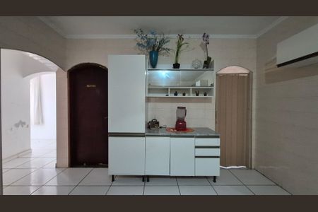 Casa à venda com 400m², 3 quartos e 8 vagas Casa à venda com 400m², 3 quartos e 8 vagasCozinha