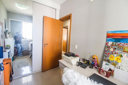 Apartamento à venda com 100m², 3 quartos e 2 vagas Apartamento à venda com 100m², 3 quartos e 2 vagasQuarto 2
