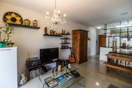 Apartamento à venda com 100m², 3 quartos e 2 vagas Apartamento à venda com 100m², 3 quartos e 2 vagasSala