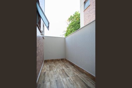 Apartamento à venda com 106m², 3 quartos e 1 vagaVaranda do Quarto 2