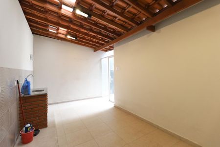Casa à venda com 120m², 2 quartos e 1 vagaÁrea de Serviço