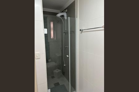 Banheiro de apartamento à venda com 1 quarto, 41m² em Floresta, Porto Alegre