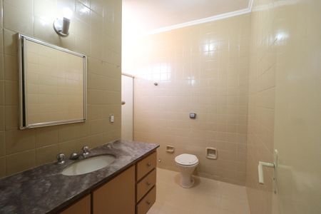 Casa para alugar com 276m², 3 quartos e 4 vagasBanheiro da Suíte