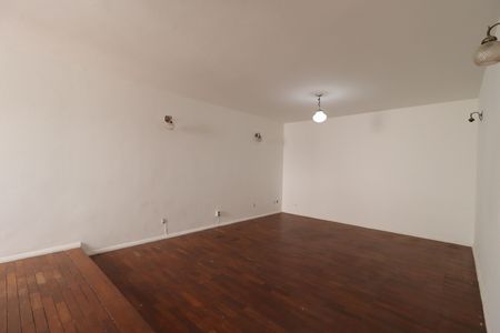 Casa para alugar com 276m², 3 quartos e 4 vagasSala