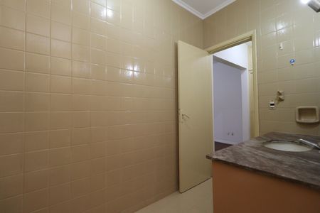 Casa para alugar com 276m², 3 quartos e 4 vagasBanheiro da Suíte