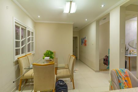 Casa à venda com 290m², 3 quartos e 2 vagas Casa à venda com 290m², 3 quartos e 2 vagasCozinha