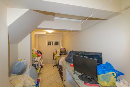 Casa à venda com 290m², 3 quartos e 2 vagas Casa à venda com 290m², 3 quartos e 2 vagasDespensa