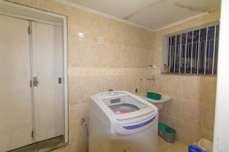 Casa à venda com 290m², 3 quartos e 2 vagas Casa à venda com 290m², 3 quartos e 2 vagasLavanderia