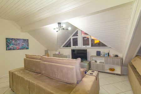 Casa à venda com 290m², 3 quartos e 2 vagas Casa à venda com 290m², 3 quartos e 2 vagasSala