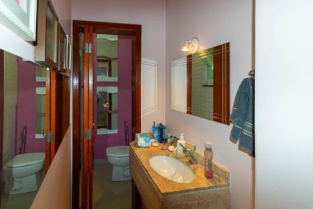 Casa à venda com 118m², 3 quartos e 2 vagasLavabo