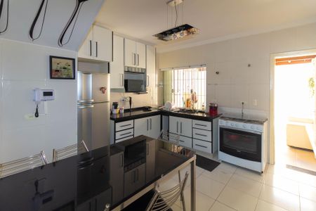 Casa à venda com 118m², 3 quartos e 2 vagasCozinha