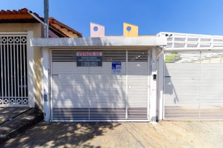 Casa à venda com 118m², 3 quartos e 2 vagasFachada