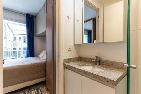 Banheiro de kitnet/studio para alugar com 1 quarto, 22m² em Centro Histórico de São Paulo, São Paulo