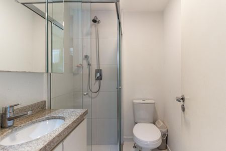 Banheiro de kitnet/studio para alugar com 1 quarto, 22m² em Centro Histórico de São Paulo, São Paulo