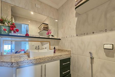 Apartamento para alugar com 220m², 3 quartos e 2 vagasBanheiro Suíte 1