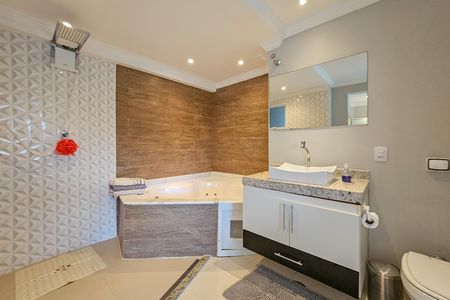 Apartamento para alugar com 220m², 3 quartos e 2 vagasBanheiro Suíte 2