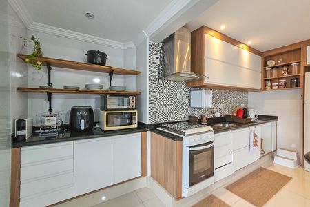 Apartamento para alugar com 220m², 3 quartos e 2 vagasCozinha