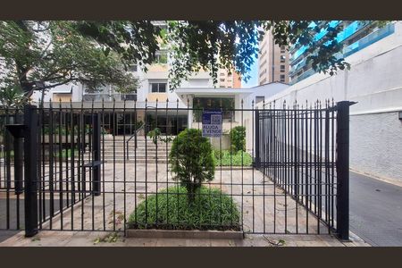 Fachada e portaria de apartamento à venda com 2 quartos, 100m² em Itaim Bibi, São Paulo