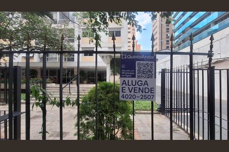 Apartamento à venda com 100m², 2 quartos e 1 vagaFachada e portaria