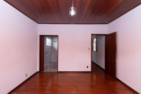 Casa à venda com 330m², 3 quartos e 7 vagasSuíte