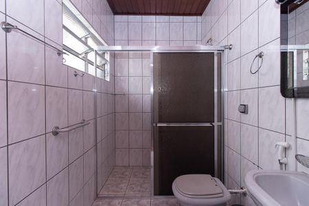 Casa à venda com 330m², 3 quartos e 7 vagasBanheiro da Suíte