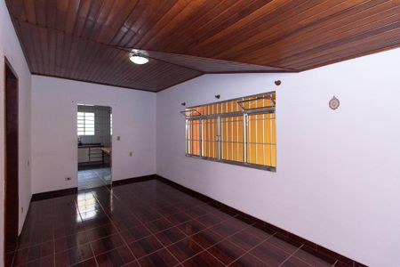 Casa à venda com 330m², 3 quartos e 7 vagasSala