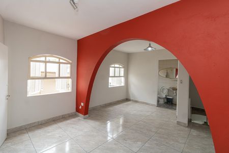 Casa à venda com 260m², 3 quartos e 3 vagasAndar superior - Sala